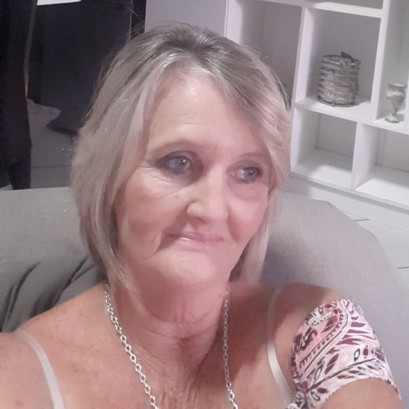 DebbieW
